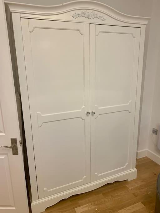Renovated Miner’s Cottage - family&dog friendly Abertillery Eksteriør billede