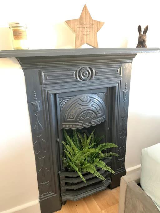 Renovated Miner’s Cottage - family&dog friendly Abertillery Eksteriør billede