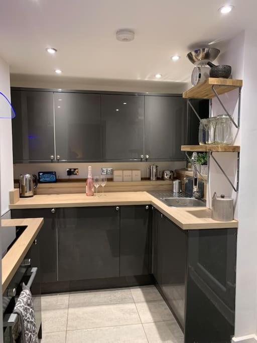 Renovated Miner’s Cottage - family&dog friendly Abertillery Eksteriør billede